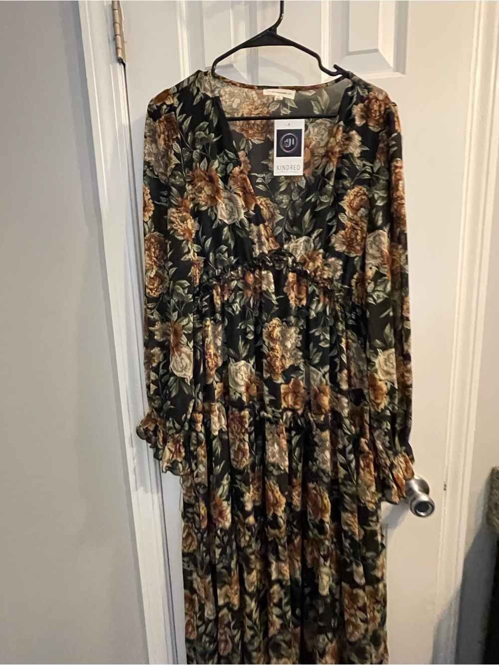 NWT Kindred Floral Chiffon Tiered V-Neck Maxi Dress M